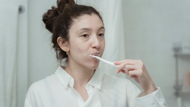 Escova de Dente Elétrica Vale a Pena em 2025? Testei 60 Dias